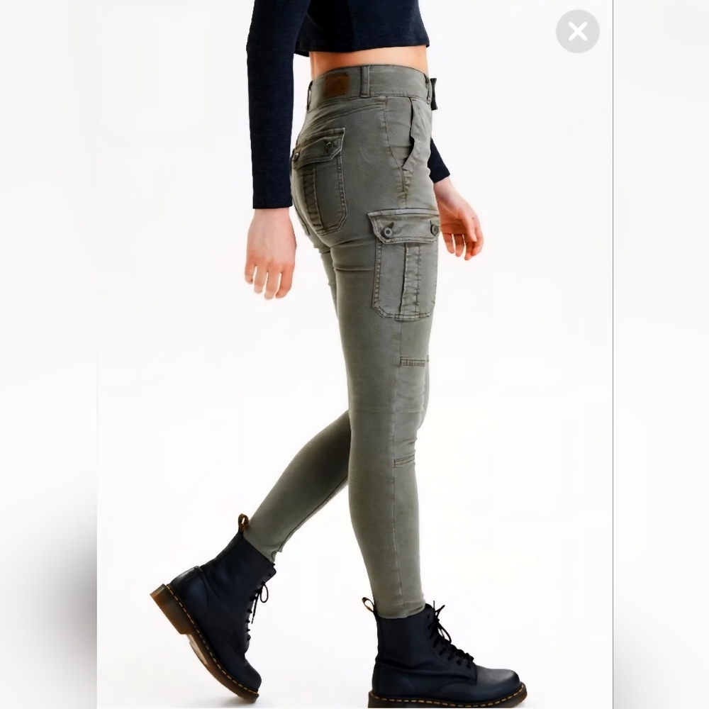 American Eagle High Waisted Skinny Cargo Jeans - 14 short
